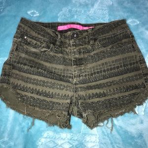 Cute army green shorts